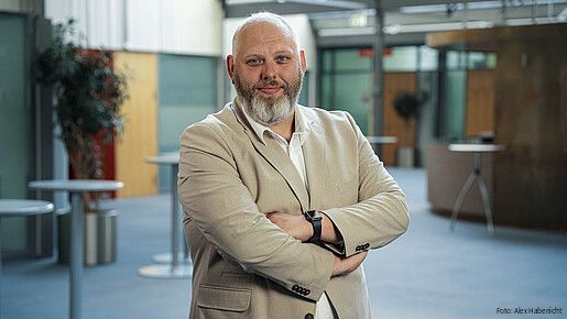 Zu sehen ist Toni Nickel, stellvertretender Vorsitzender der dbb jugend