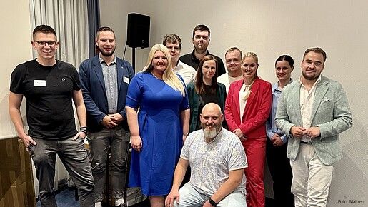 Das Gruppenfoto zeigt die Bundesleitung der dbb jugend und die neu gewählten Mitglieder der Jugendpolitischen Kommission.