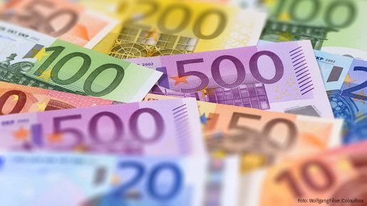 Foto zum Thema "Reform der Schuldenbremse": Zu sehen sind Geldscheine.